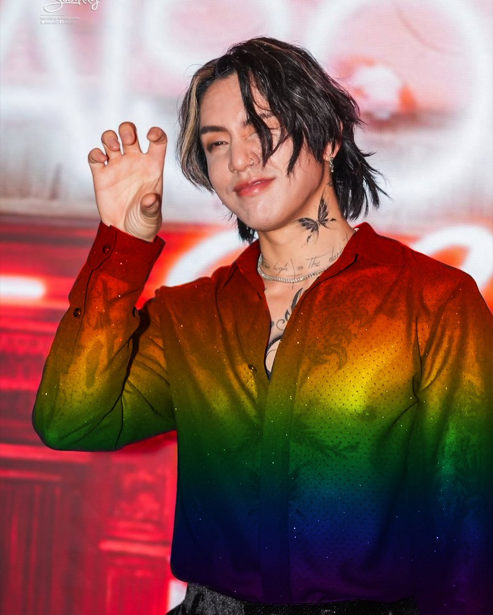 QueerPrideEdits's tweet photo. So I've been here getting SUPER obsessed with DPR Ian (feels like getting into BTS again I'm falling so deep and intensely so fucking quick 💀) so I think I may start doing edits for him even if I'm only here doing them for myself :3 

#dprian https://t.co/mY3TH08VQS