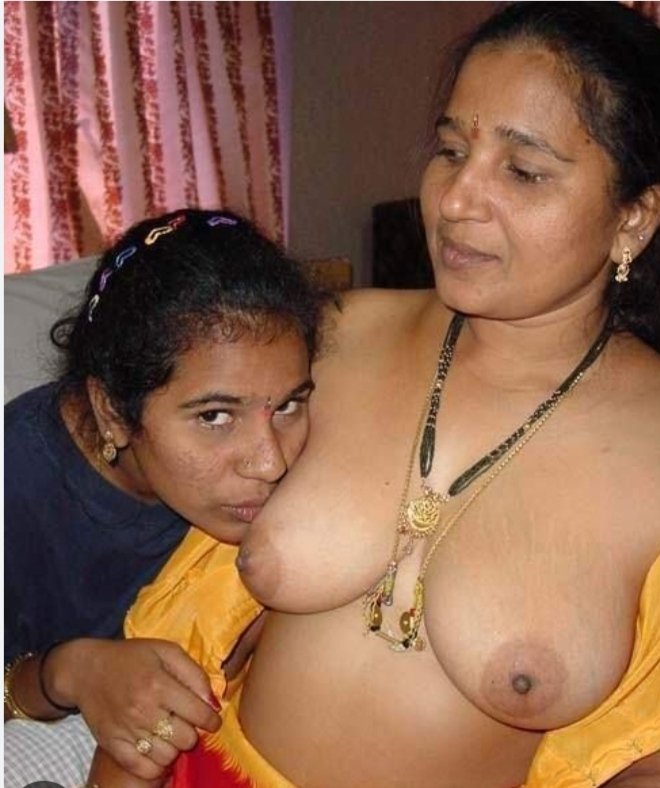 SameerAhma2max's tweet photo. Mom and her daughter.. https://t.co/tOprNE7Zsj
