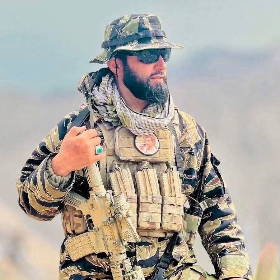 MDustom's tweet photo. گروه اشغالگر و جنایتکار طالبان فرمانده حسیب پنجشیری از فرماندهان دلیر جبهه مقاومت ملی را شهید کردند اما هرگز و هیچگاه نمی‌توانند آنچه را که او حاضر بود برایش بمیرد، نابود کنند. ​این خونها تنها بذر مقاومت بیشتری را می‌کارد.

برای جبهه مقاومت ملی،  همسنگرانش و مردم عزیز تسلیت باد! https://t.co/XseV5yP9Zn