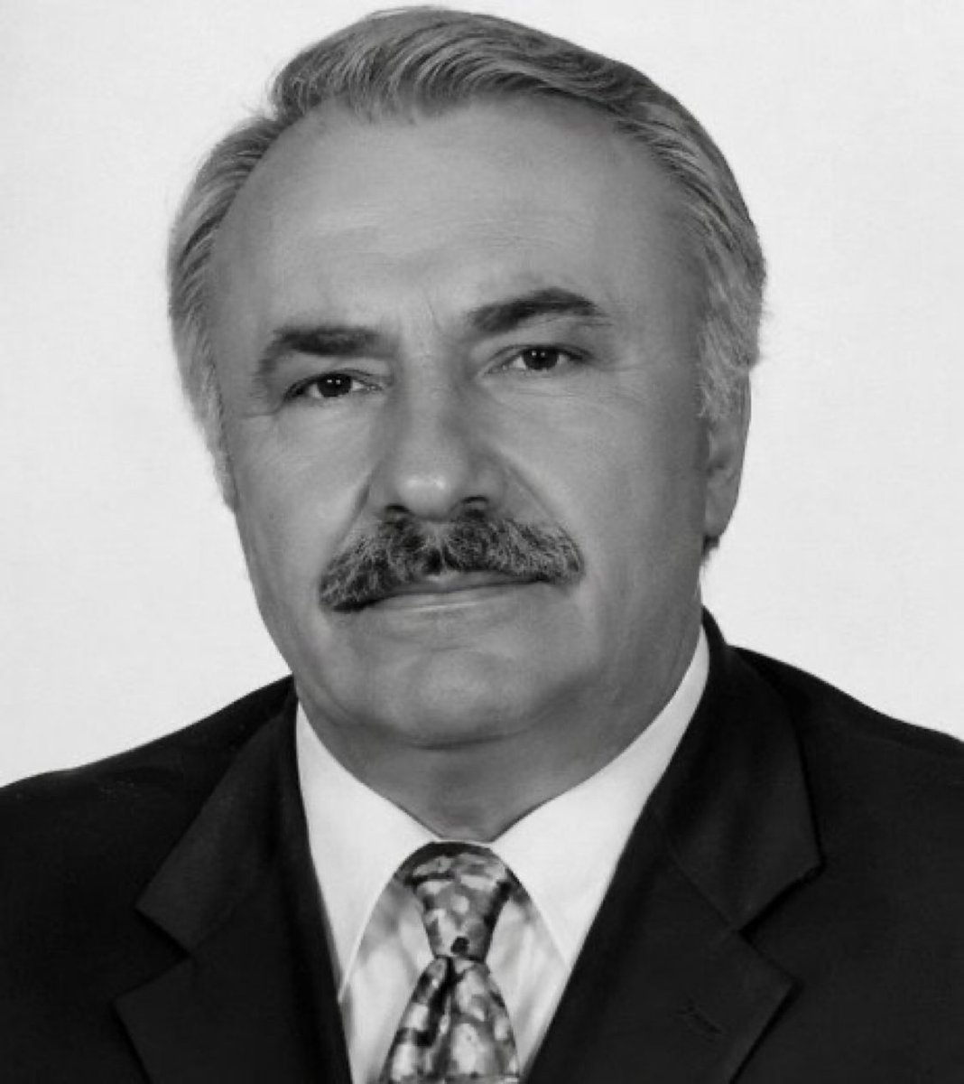 mhpgungorenilce's tweet photo. 21. Dönem milletvekilimiz, geçmiş dönem Ülkü Ocakları başkanımız, Mustafa Verkaya beyefendiyi kaybetmenin üzüntüsünü paylaşıyor, kendisine Cenab-ı Allah’tan rahmet, acılı ailesi başta olmak üzere tüm sevenlerine başsağlığı diliyoruz.

(Merhumun cenaze namazı yarın (21.08.2026) öğle namazını müteakip Fatih Camii’nden kılınacak ve Zincirlikuyu Mezarlığı’na defnedilecektir.)