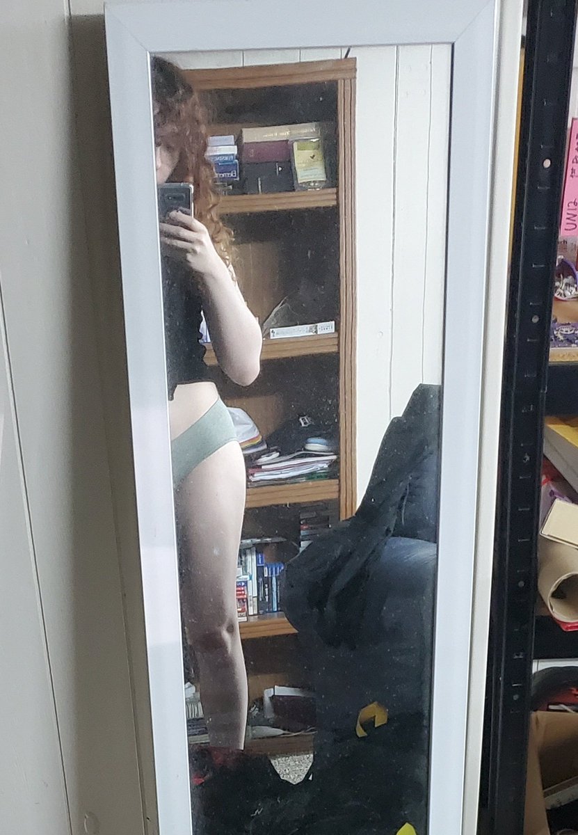 Goofzillers's tweet photo. body positivity today https://t.co/JFRCkGhR18
