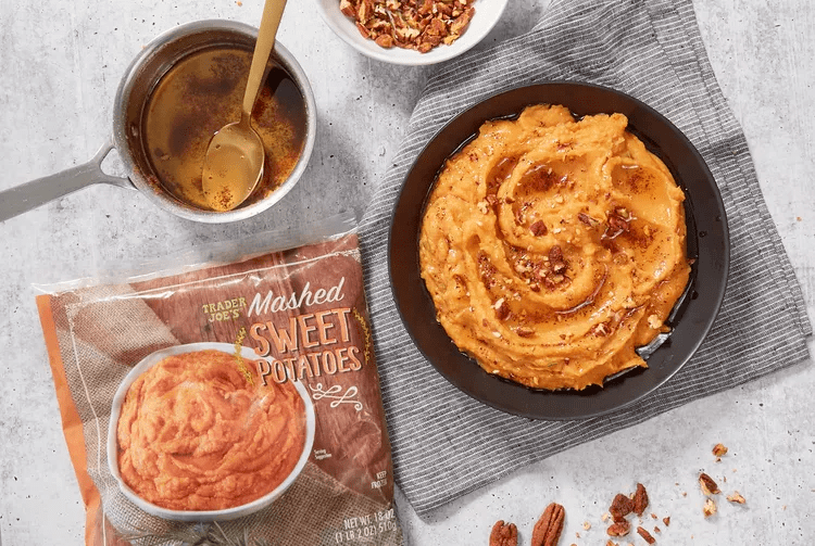 gerwin_jr's tweet photo. Thanksgiving feast just dropped! Juicy roasted turkey, creamy mashed potatoes, spiced pumpkin pie u0026 more—grab your favorite spot now! #ThanksgivingEats， https://t.co/xQjBBu73bm