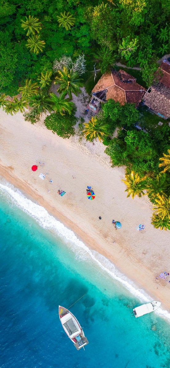 ladlada_lovely's tweet photo. Just found the quietest hidden cove in Bali—clear turquoise waters, soft golden sand, and zero crowds. Worth the 20min off-road hike to escape the busy tourist spots. ， https://t.co/IVMOITexGb
