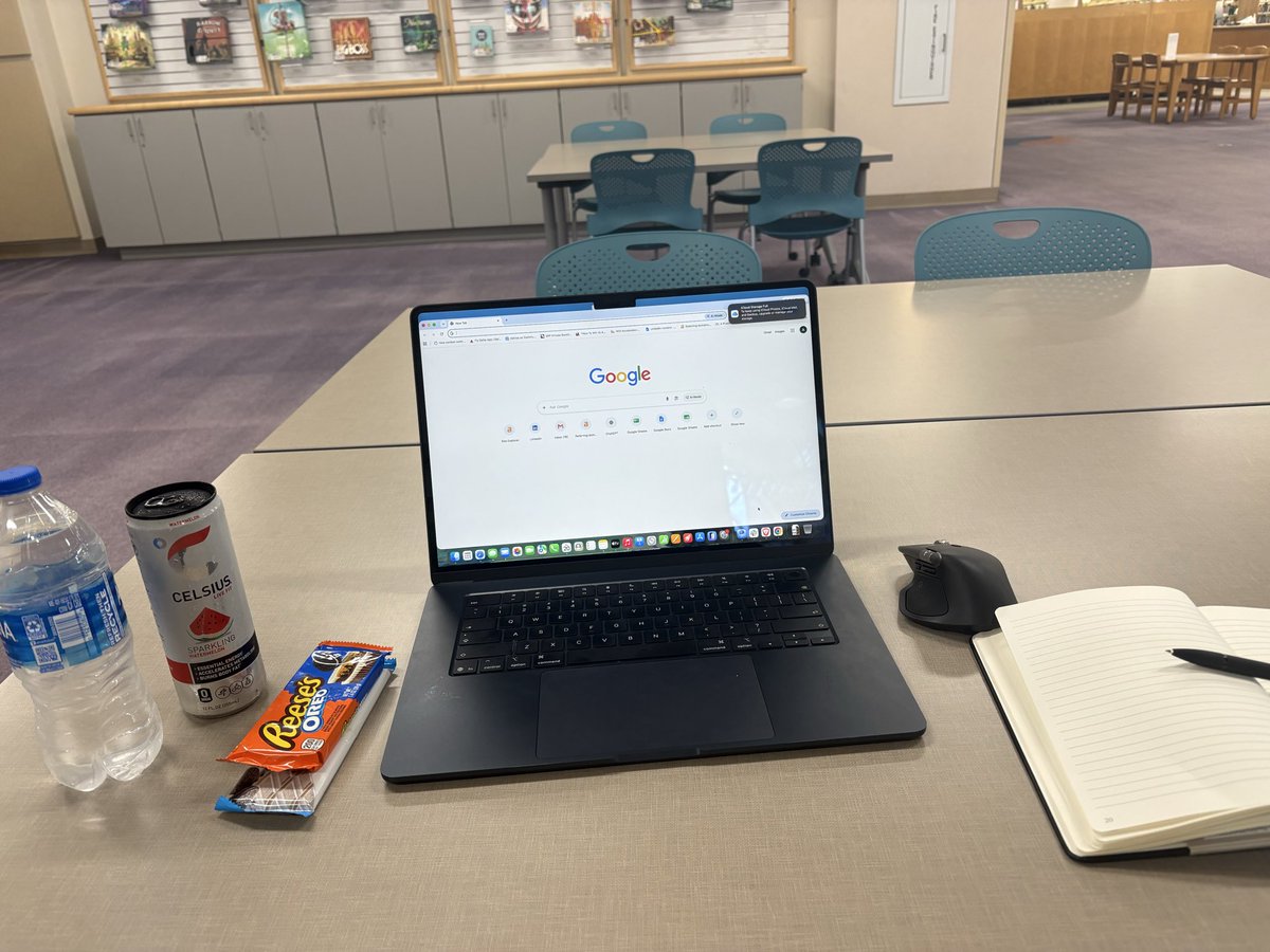 alisquared688's tweet photo. We show up another day 

Don’t fry my fatass I’m using the chocolate as a reward for when I get done w work, I haven’t had any in like 2 months https://t.co/zV1WHNFxiU
