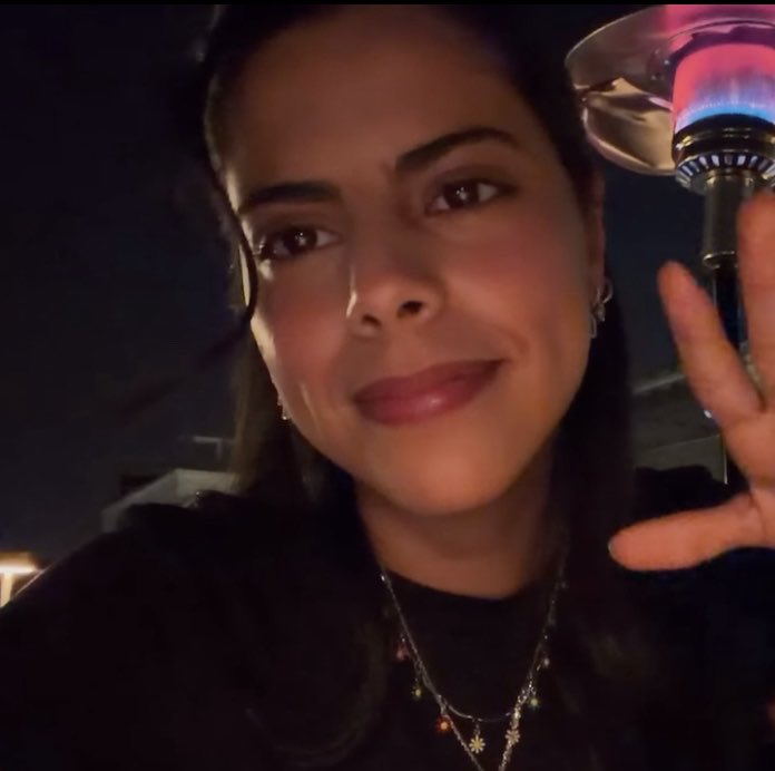 ht5t5ll's tweet photo. The whole video is a serve. https://t.co/CjZJnqU3r1