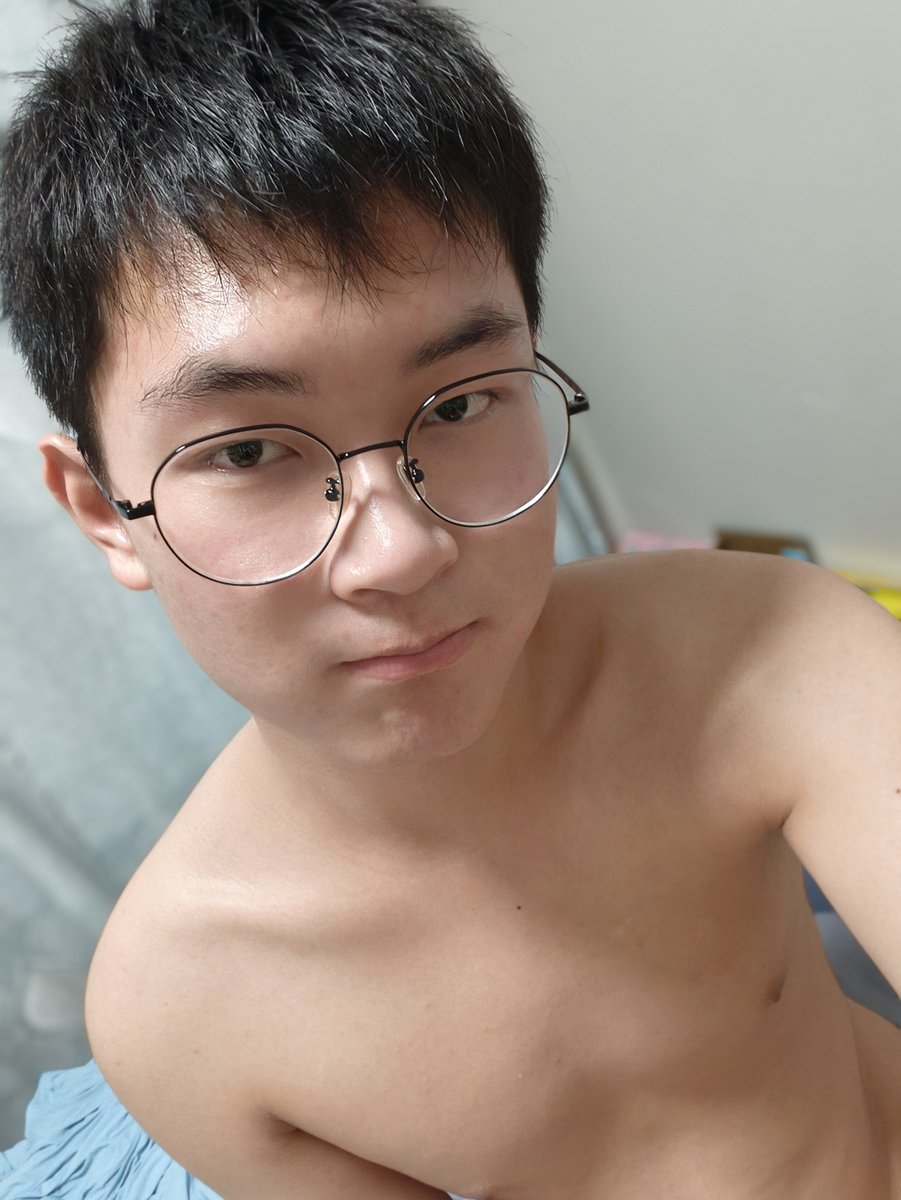 qingmuchuan0's tweet photo. 洗完澡惹🤤 https://t.co/z96RsrtCT4