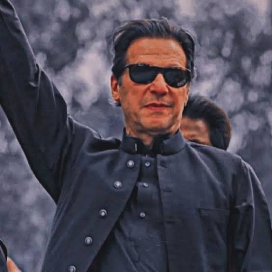 imrehanarsh's tweet photo. برصغیر کی سیاسی تاریخ میں اور کوئی ایسا دلیر ہے تو دکھاؤ۔
#ImranKhan https://t.co/FGWOfTuJFP