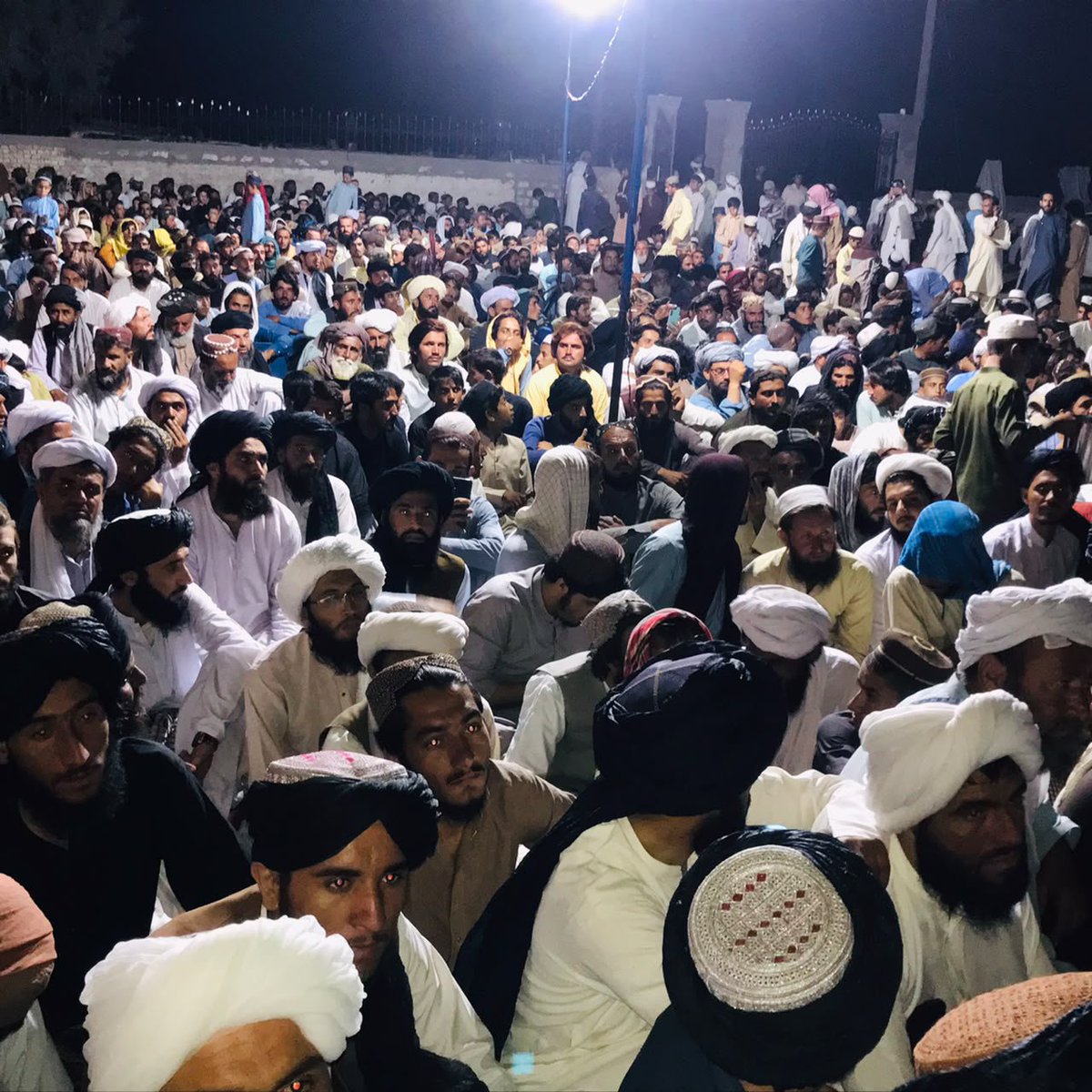 ZahidOffceal's tweet photo. بلوچستان ضلع لورالائی 
 جمعیت علماء اسلام ضلع لورالائی کے ضلعی امیر حضرت مولانا محمد امین زاہد صاحب  منعقدہ سیرتِ نبوی ﷺ کانفرنس سے خطاب کررہے ہیں ۔ https://t.co/LnuHKBvpTt