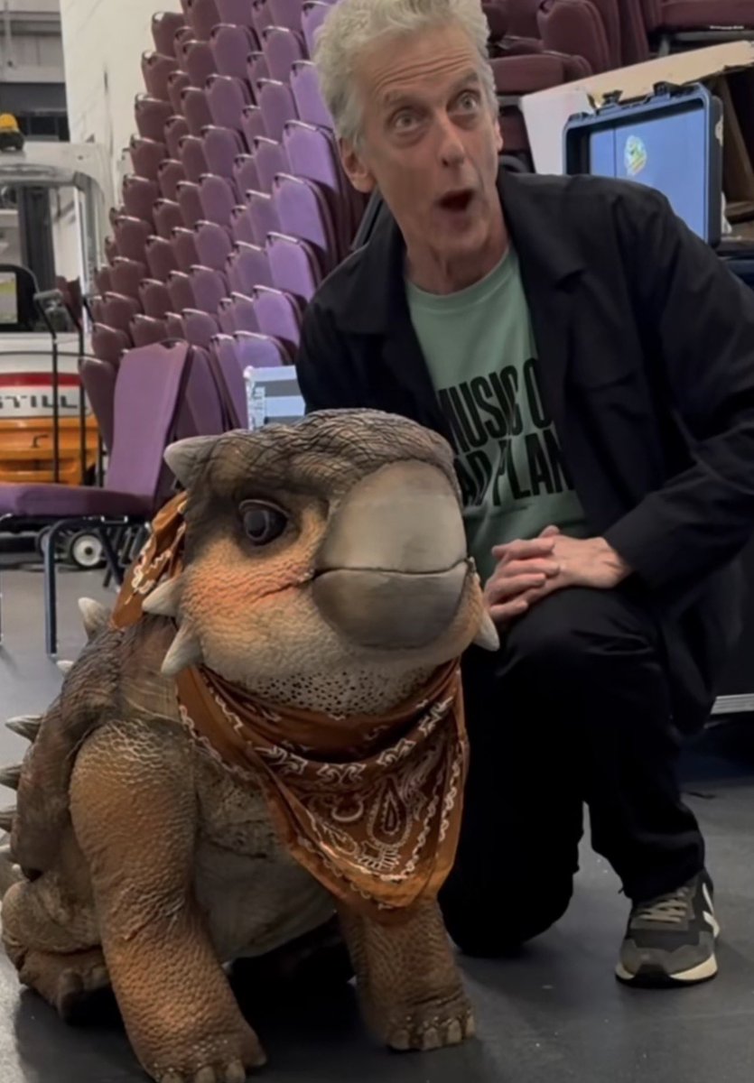 DiscipleOfBrad's tweet photo. If you need to know one thing about the Doctor, it’s that they’re going to be excited when they see a dinosaur https://t.co/4FbWxQa05M