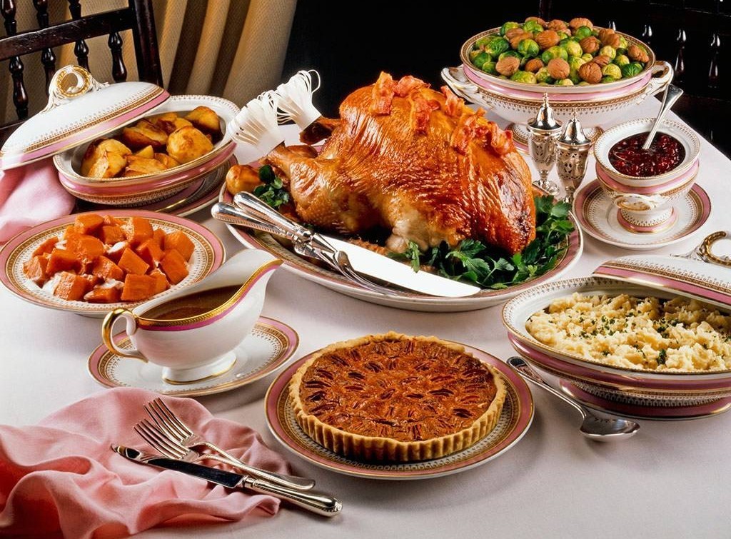 cleo_vital's tweet photo. Thanksgiving feast alert! Roasted turkey, cranberry sauce u0026 buttery pumpkin pie — all 30% off today only. Grab yours before they’re gone! ， https://t.co/7IaOv9mROE
