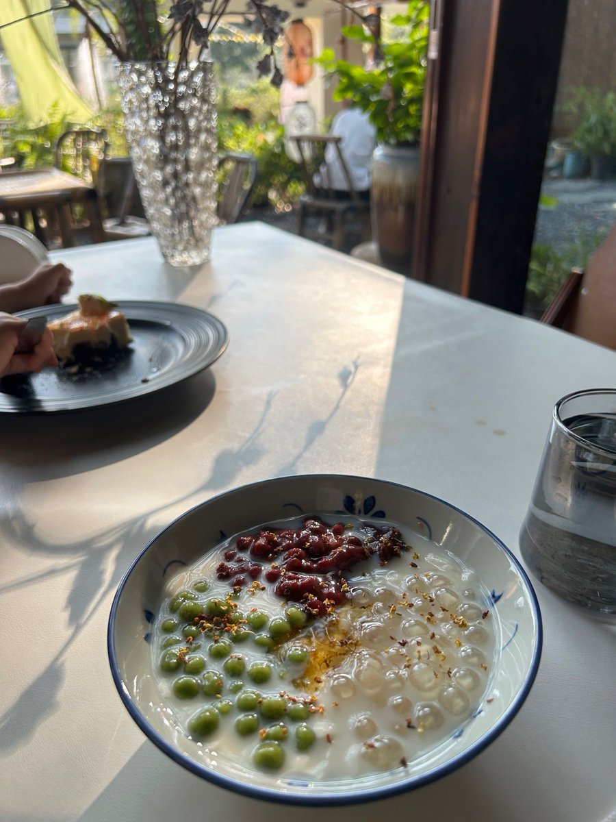 reider_rand's tweet photo. [Quick post-work comfort: homemade vegetable congee + steamed bun, warm and satisfying for this rainy evening ]， https://t.co/CCuqVaxb1F