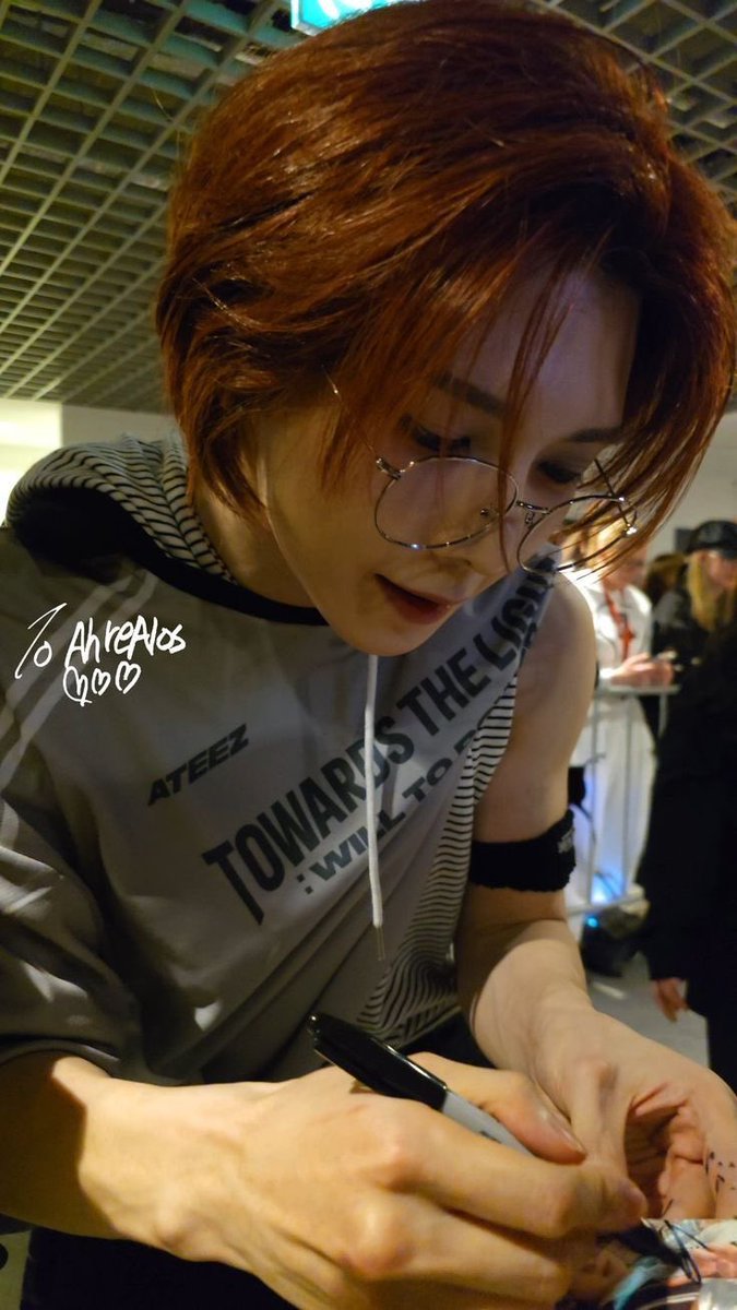 yunhoatekaleigh's tweet photo. Yeosang i promise you its okay to be an outfit repeater https://t.co/SCmXJxO7LJ