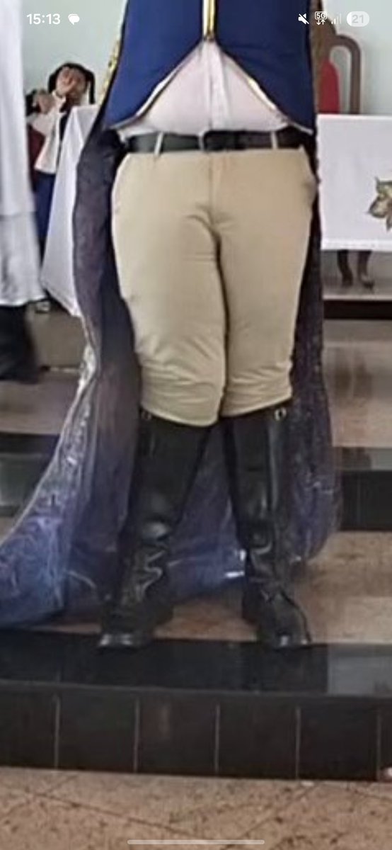 dexmanerin's tweet photo. pai amado alguem chama um medico pra esse senhor https://t.co/zj3rpp8fMG