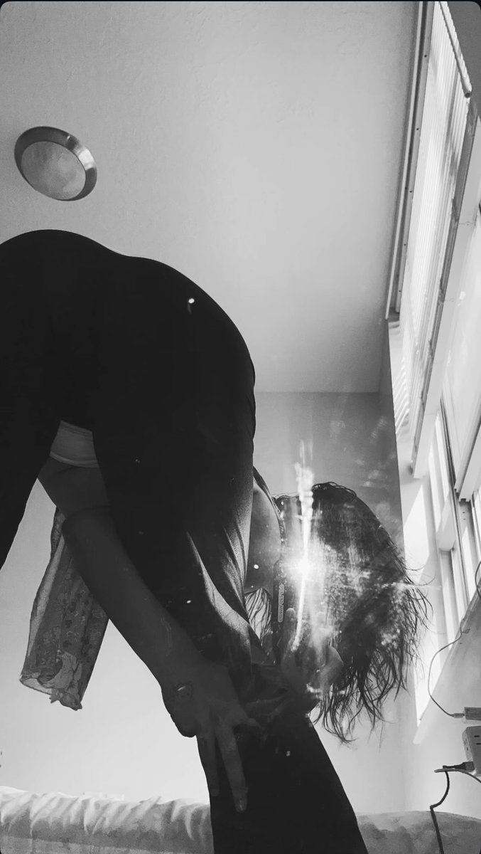 Loca2wet's tweet photo. From the back ?? #selling #baddie #latina #sendmemoney https://t.co/EgIx12wDEB