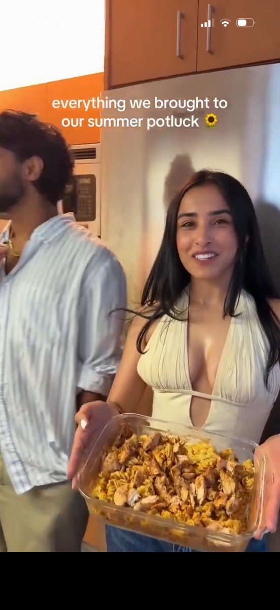 merengue_quique's tweet photo. @KantInEastt ZERO shot she’s from India. This is a fine ass Latina I know my people. https://t.co/6tPckhvQgz