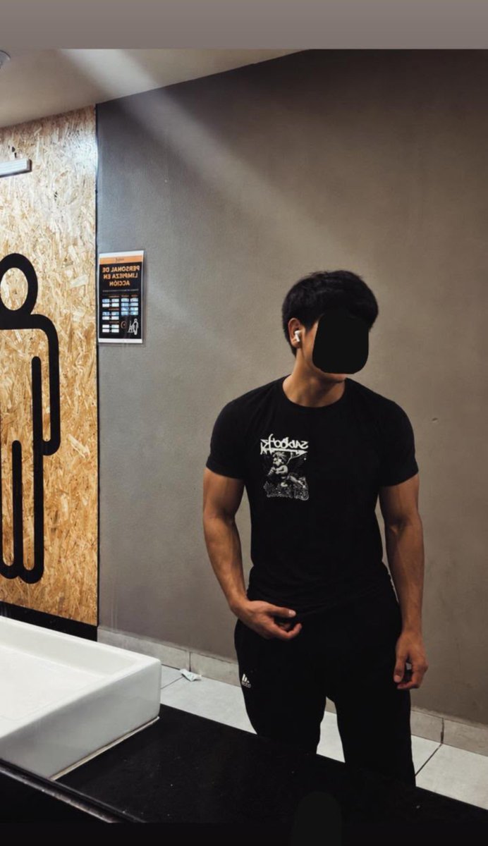ConnorSara2447's tweet photo. Calistenico y de gym 🥵🫦😋 https://t.co/VDwVipIi8O