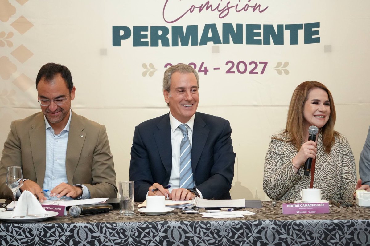 msilvaruiz's tweet photo. ✨ En la Tercera Sesión de la Comisión Permanente refrendamos que el diálogo y la suma de esfuerzos son clave para construir una mejor ciudad.

💚 Seguimos compartiendo ideas y construyendo acuerdos por el bienestar de #Puebla. https://t.co/2I5zgwetMt