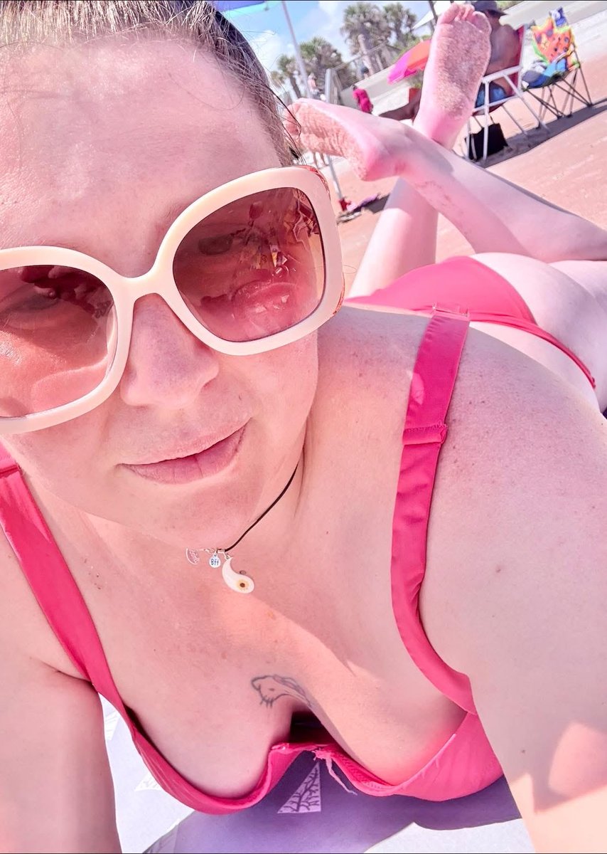LilCubanBootyy's tweet photo. The beachhhhhh 🧸 last yearrrrr 🧸🍼🧸 https://t.co/njekup00TJ