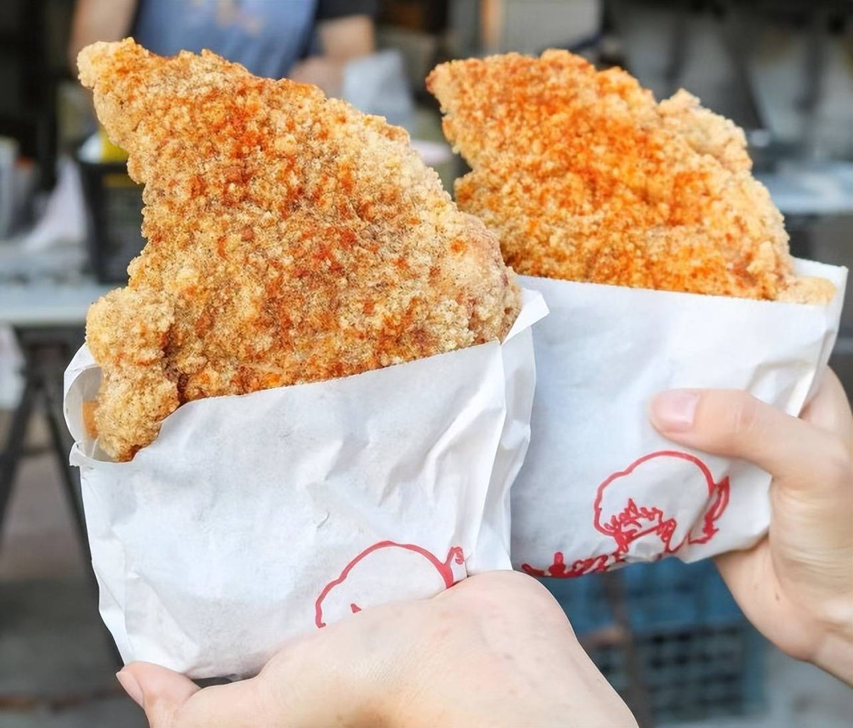 LyleMahanfmoy's tweet photo. Craving crispy Taiwanese fried chicken cutlets from the street stall—juicy inside, seasoned to perfection, so good I’d walk a mile for these!， https://t.co/qqBsKbflXc