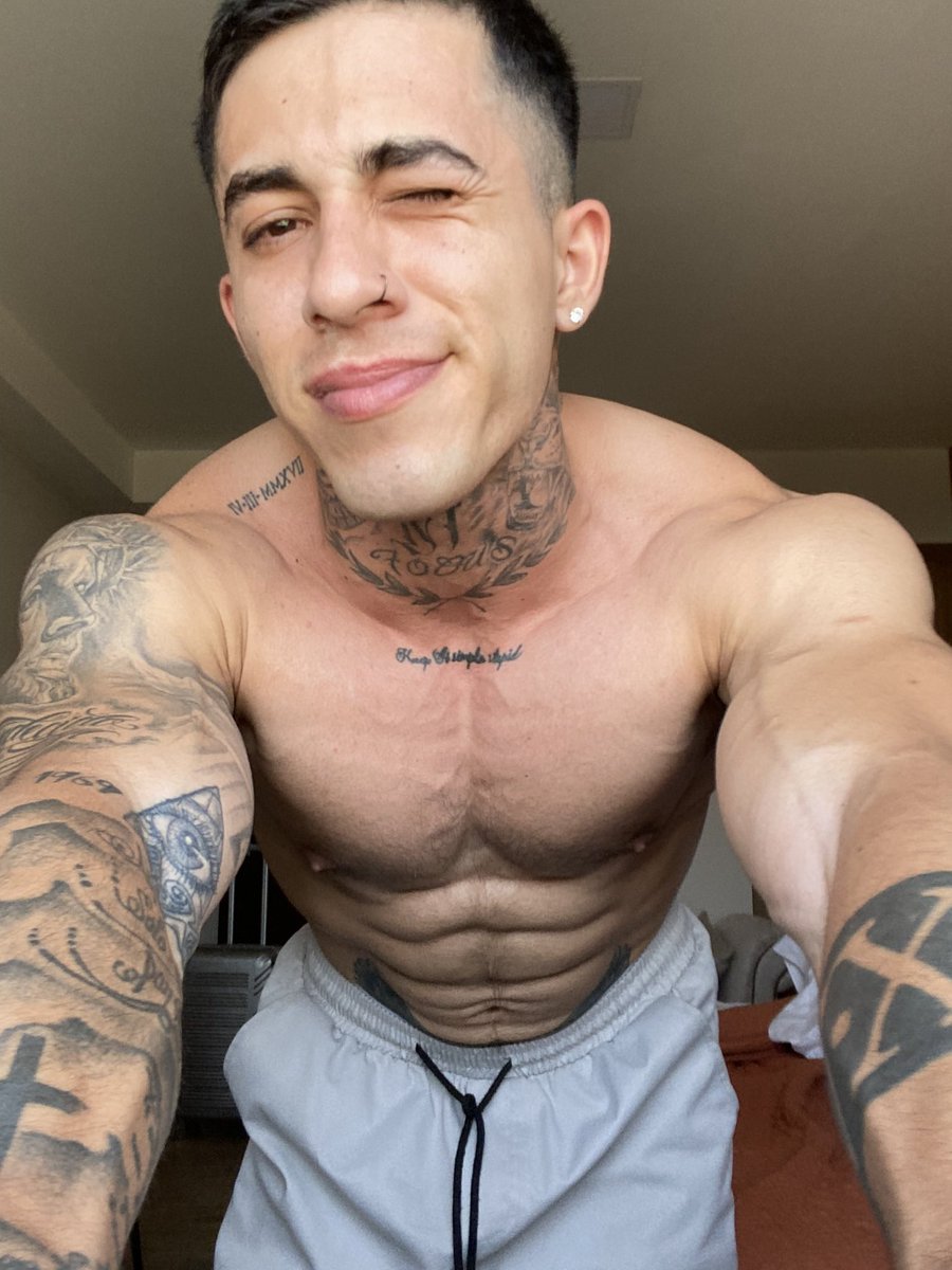GioMalo_69's tweet photo. ๐ฆ
#FitLifestyle #MensPhysique #Consistency #Focus https://t.co/KsSr77wlMa