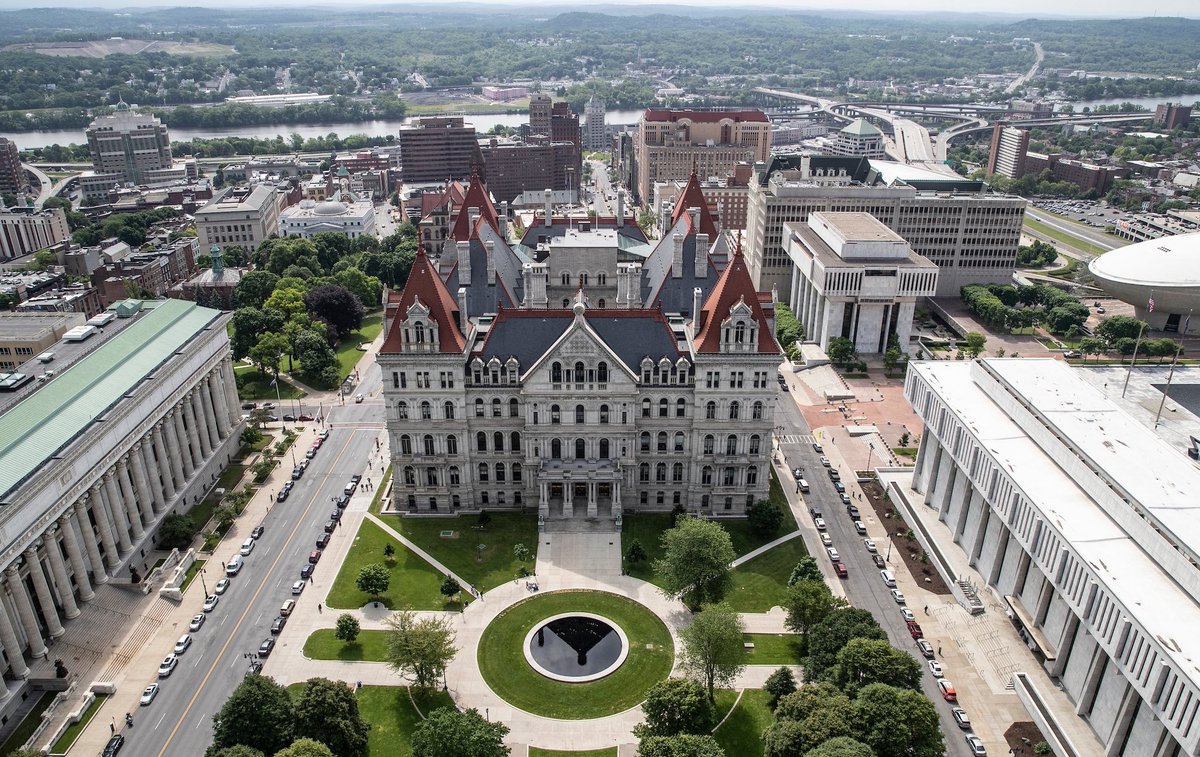 Breaking911's tweet photo. BREAKING: FBI agents arrested 35-year-old Albany woman Jessica Bowie after prosecutors say she plotted to bomb the New York State Capitol and kill lawmakers inside.

Federal prosecutors say Bowie is charged with attempting to provide material support to ISIS. According to the complaint, she pledged allegiance to the terror group, surveilled the Capitol, bought bomb-making materials, discussed hiding an explosive inside a DoorDash bag, and wanted to carry out the attack while state senators were meeting