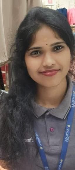 RTVnewsnetwork's tweet photo. MP లింగమనేని రమేష్ కుమారుడి ఆక్సిడెంట్ కథనాన్ని ఆపమని RTV ఎడిటర్ కి ఫోన్ కాల్.

కాల్ చేసిన అడ్వర్టైజ్ మెంట్ కంపెనీ నిర్వాహకులు.
మొత్తం మీడియాకు డబ్బులిచ్చి వార్త రాకుండా మేనేజ్ చేశామని...మీకు ఎంత కావాలంటే అంత పంపిస్తామని ఆఫర్.

మిగతా మీడియా ఏం చేసినా RTV మాత్రం సత్యాన్ని చూపిస్తుంది.

ఓ యువతి రక్తం మడుగులో చేసిన ఆక్రందనను RTV ప్రతిధ్వనిస్తుంది.