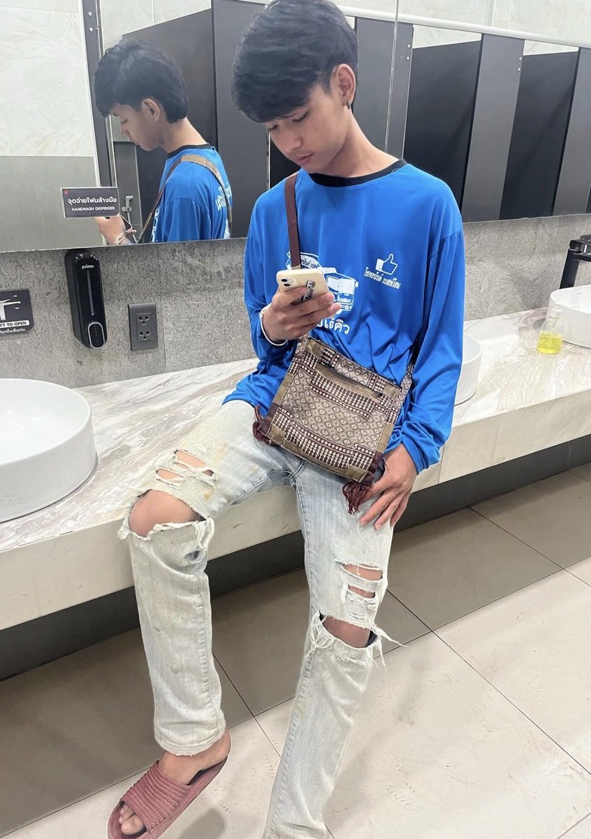 teeraphat71's tweet photo. ไทบ้าน😝😝 #ร้อนเงิน #แลกควย #เงี่ยน #อุดรทำถึง #อุดรนัดเย็ด https://t.co/MKxcATuwDm