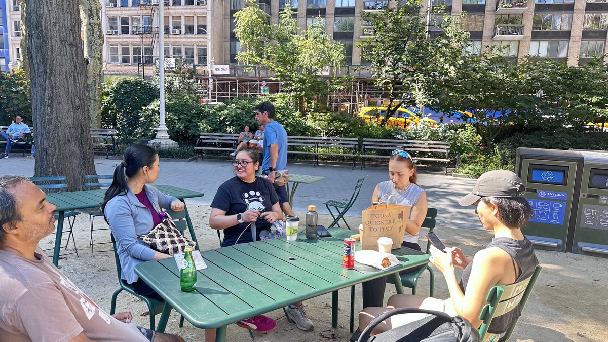 nyproductdesign's tweet photo. We got some designers and product people together for our second Sprint Review social run and walk for the last Manhattan Summer Streets last weekend!

What a vibe it was to run and walk on Park Ave! 🎉😎 And we obvs had to get coffee and pastries after too. https://t.co/7nURNz03nH