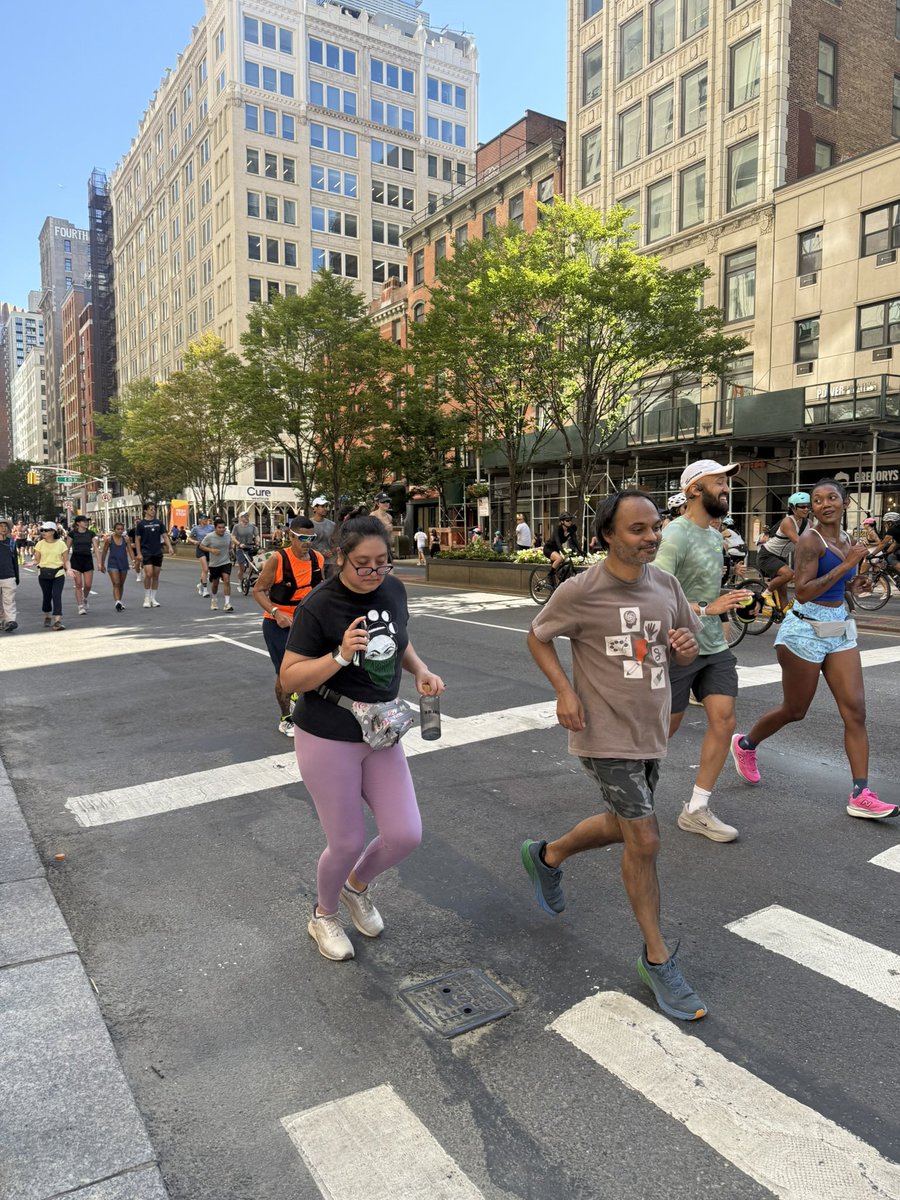 nyproductdesign's tweet photo. We got some designers and product people together for our second Sprint Review social run and walk for the last Manhattan Summer Streets last weekend!

What a vibe it was to run and walk on Park Ave! 🎉😎 And we obvs had to get coffee and pastries after too. https://t.co/7nURNz03nH