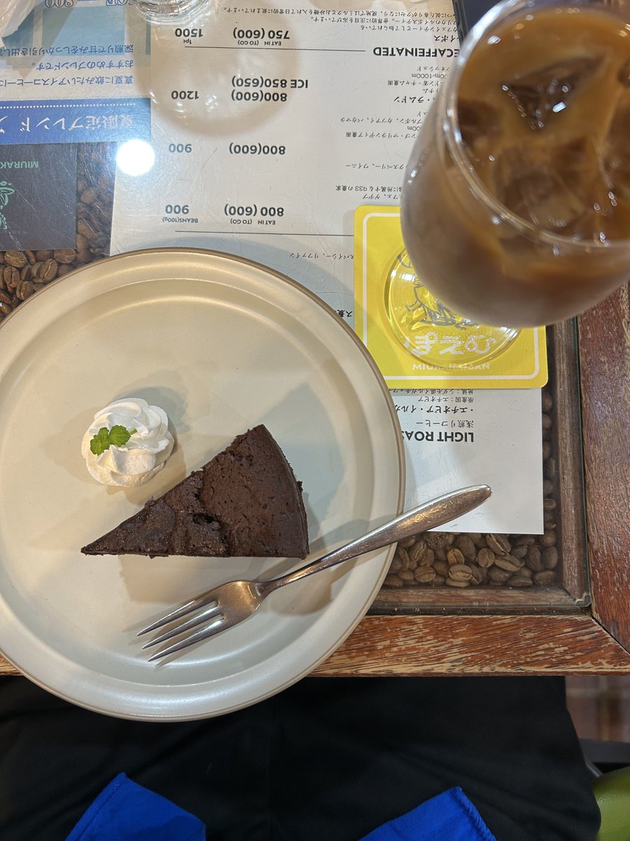 27end_'s tweet photo. 海鮮丼もケーキも美味しかった♬.*ﾟ https://t.co/VJnjf0lWQ9