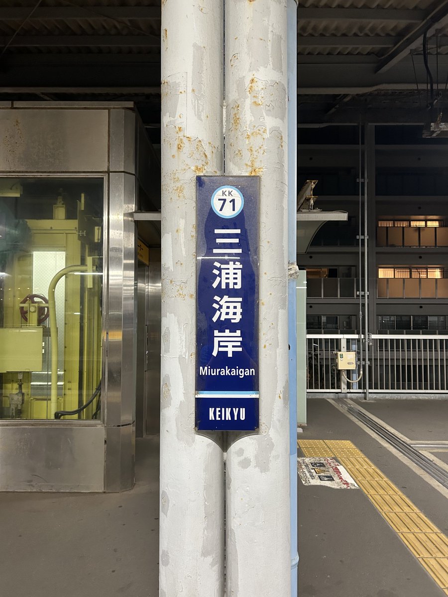 27end_'s tweet photo. 海鮮丼もケーキも美味しかった♬.*ﾟ https://t.co/VJnjf0lWQ9
