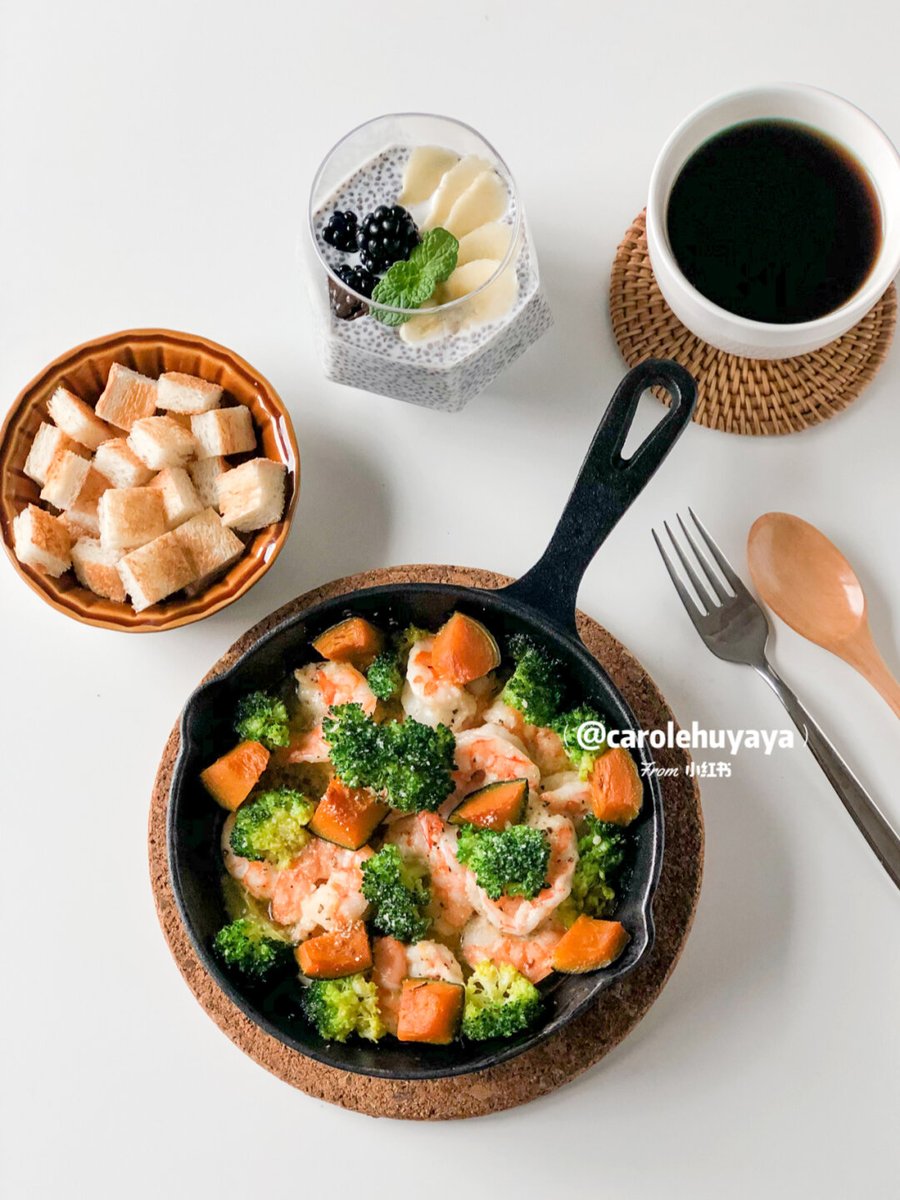 sezersar15's tweet photo. Busy weekday dinner done right  Garlic butter shrimp with roasted veggies u0026 a side of fluffy rice—fast, tasty, and full of energy for the rest of the night!， https://t.co/z2KK3lwyke