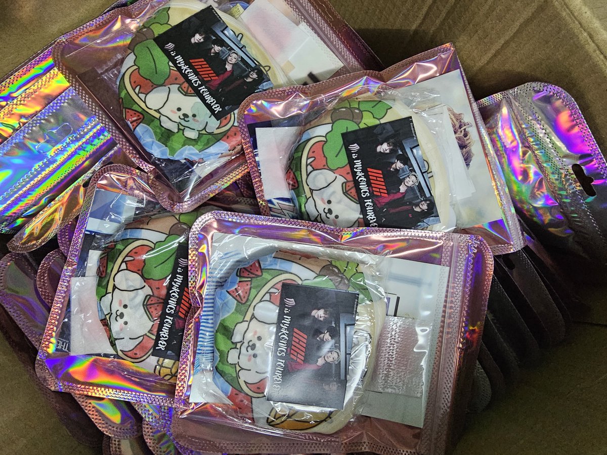 doublebsoftie's tweet photo. My not so iKON freebies😂 
Will be giving out freebies(randomly) at both iKON FOUREVER TOUR Jakarta &amp; Kuala Lumpur! 

Jakarta 🇮🇩
: 21/8/2026 - Istora Senayan

Kuala Lumpur 🇲🇾
: 22/8/2026 - Idea Live area

SEE YALL THERE!🫶

#iKON_FOUREVER_TOUR
#iKON_FOUREVER_JAKARTA.
#iKONinKL https://t.co/a7rYwxOT36