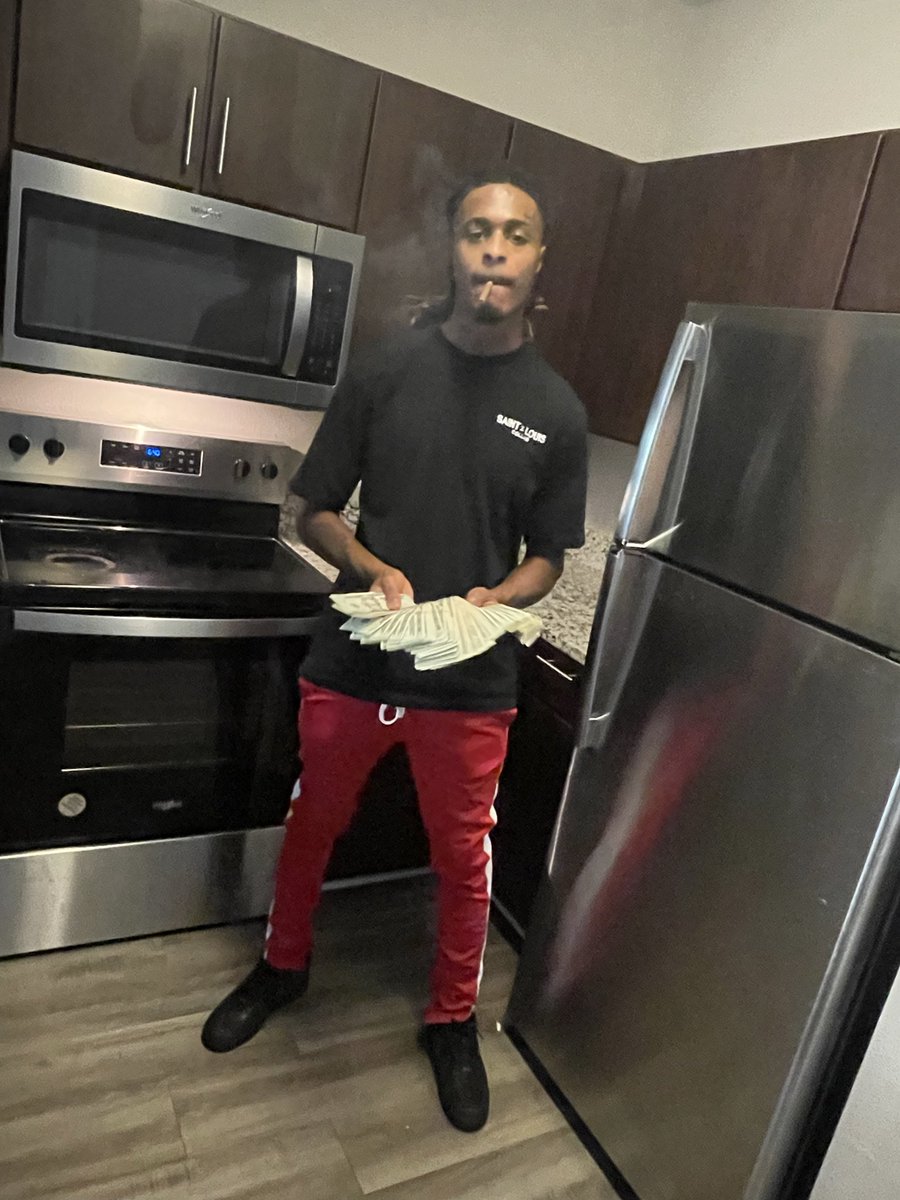Therealytn1's tweet photo. 🆓 the bros ⛓️ i cant 🙅🏽‍♂️ type fuk the streets cause i’d be in debt 🩸〽️
#rap #ytn #follow https://t.co/7p1haDUYDr