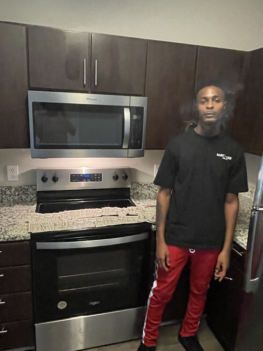Therealytn1's tweet photo. 🆓 the bros ⛓️ i cant 🙅🏽‍♂️ type fuk the streets cause i’d be in debt 🩸〽️
#rap #ytn #follow https://t.co/7p1haDUYDr