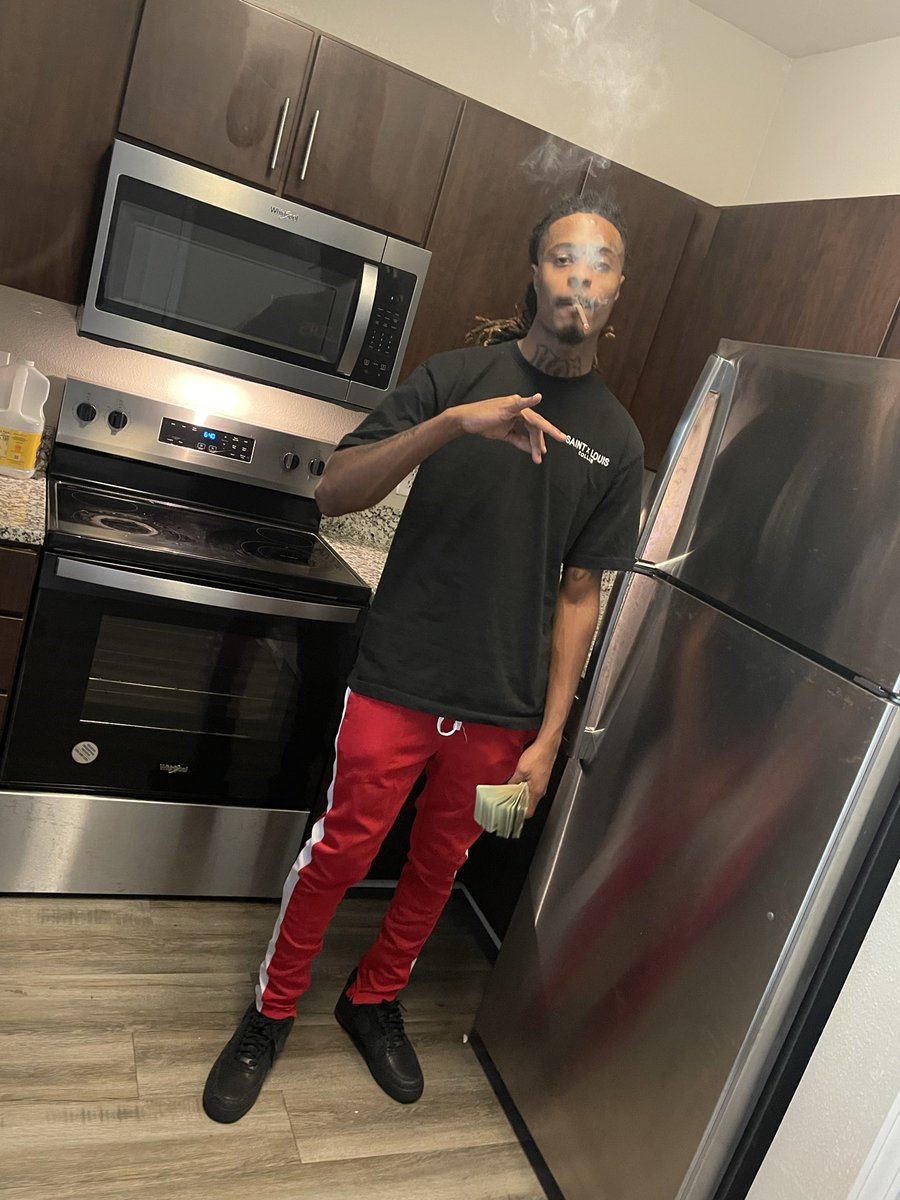 Therealytn1's tweet photo. 🆓 the bros ⛓️ i cant 🙅🏽‍♂️ type fuk the streets cause i’d be in debt 🩸〽️
#rap #ytn #follow https://t.co/7p1haDUYDr
