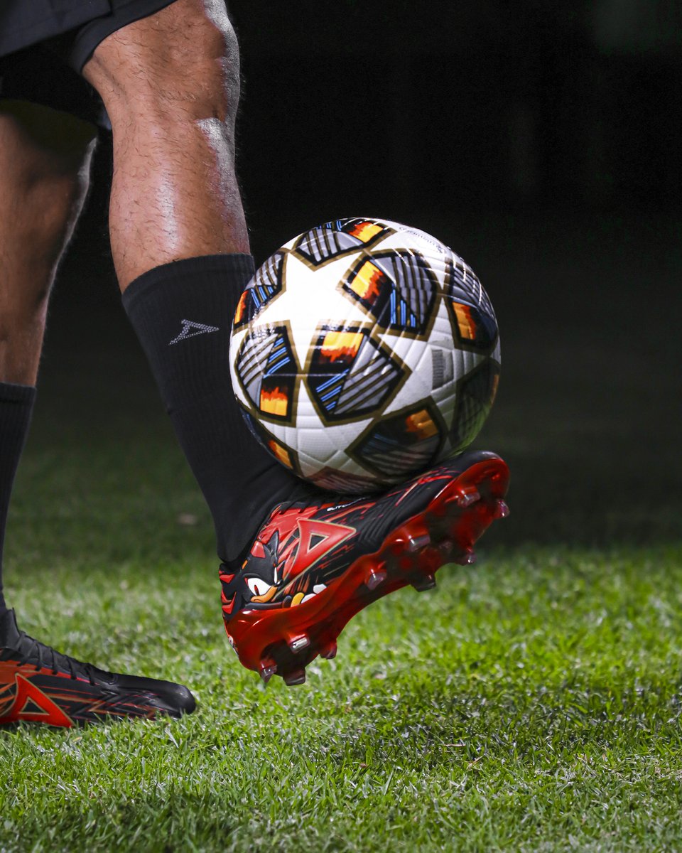 Pirma_Oficial's tweet photo. Menos palabras, más potencia. ⭕⚡ Shadow y Óscar "Gato" García no entran a la cancha a jugar, entran a dominar. 🧤🔥

Consíguelos online 🔗 https://t.co/v4c1MsJLEb
O en tiendas PIRMA 📍 https://t.co/30WFgsyRke

@sonic_latam | ©SEGA | #PIRMAxSONIC https://t.co/I9OXQMjVPm