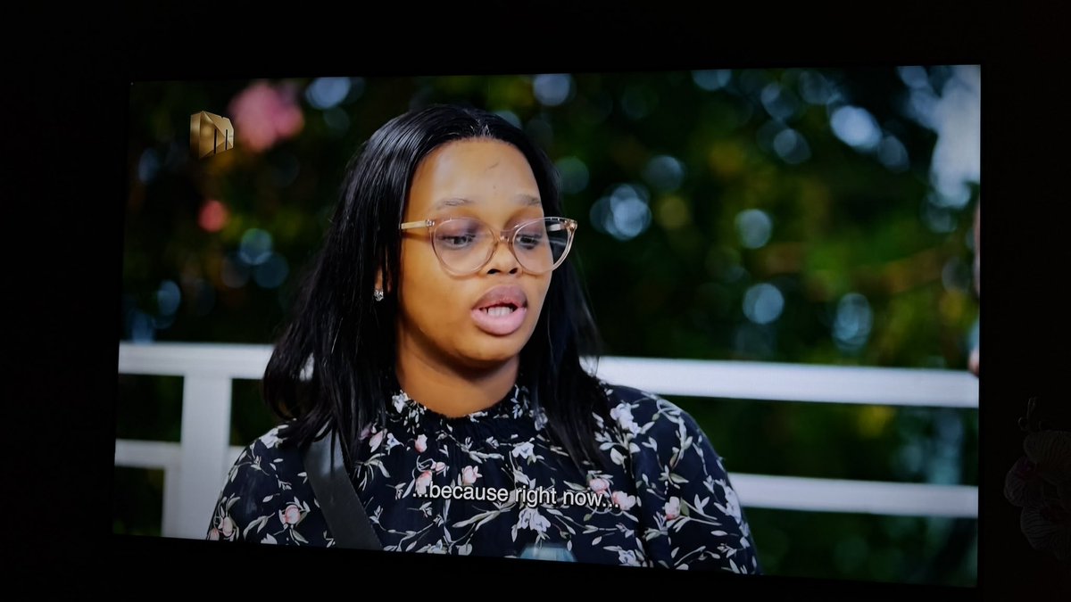 Jabu_Macdonald's tweet photo. This is the type of daughter in law they start accusing of using love potion. 
😭😭😭

 Danger ! Gevaar! #IzinganeZesthembu https://t.co/IdGTDJbTT1