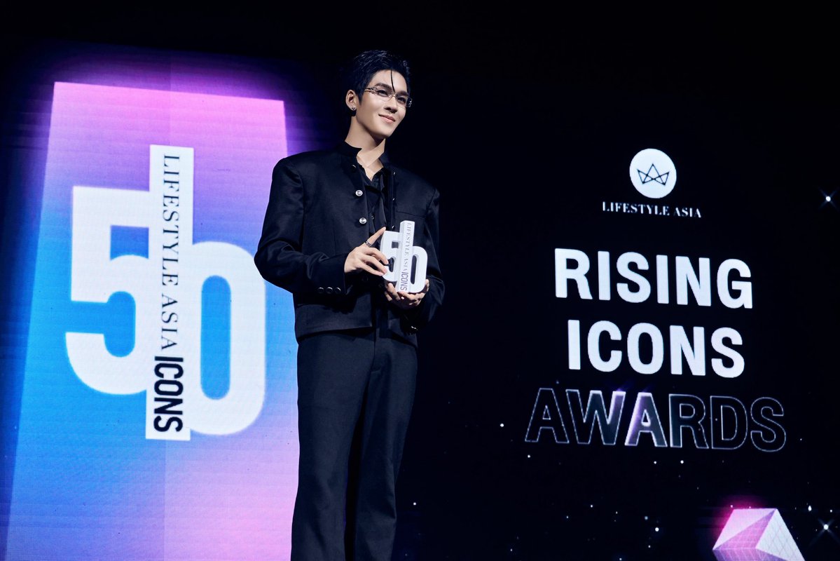 DomundiTV's tweet photo. จบลงไปแล้วสำหรับงานประกาศรางวัล LSA 50 ICONS OF 2026 ✨

ขอขอบคุณทุกรางวัลจากงานประกาศรางวัล LSA 50 ICONS OF 2026 🏆

รางวัล Rising Icon Award 
🏆 ยิม ปริญญากรณ์ 
🏆 อู่อู๋ ธนภูมิ 

รางวัล Entertainment Leader Award 
🏆 นุนิว ชวรินทร์
🏆 ซี พฤกษ์ 

ขอขอบคุณ @LSAthai ที่ให้เกียรติ “ซี” “นุนิว” “เจมส์” “ยิม” และ “อู่อู๋” ได้มาร่วมเป็นส่วนหนึ่งในงานวันนี้นะคะ 🥰

ขอขอบคุณแฟน ๆ ทุกคนที่มาเจอกัน รวมถึงแฟน ๆ ทุกคนที่ร่วมส่งกำลังใจ และสนับสนุนพวกเราเสมอมาค่ะ 🫶🏻✨

#LSA50ICONS2026xDMD