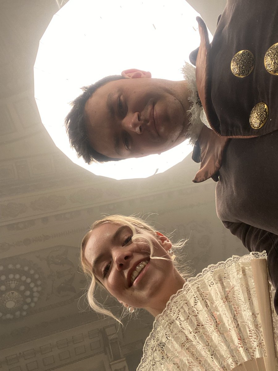 hvedchin's tweet photo. «Этот пиджак хорош для амс-ки. Ходибельное пятно» - Сказала костюмерша😃
Я понял что раз 50 работал «Ходибельным пятном» https://t.co/UjuU5v9pdc