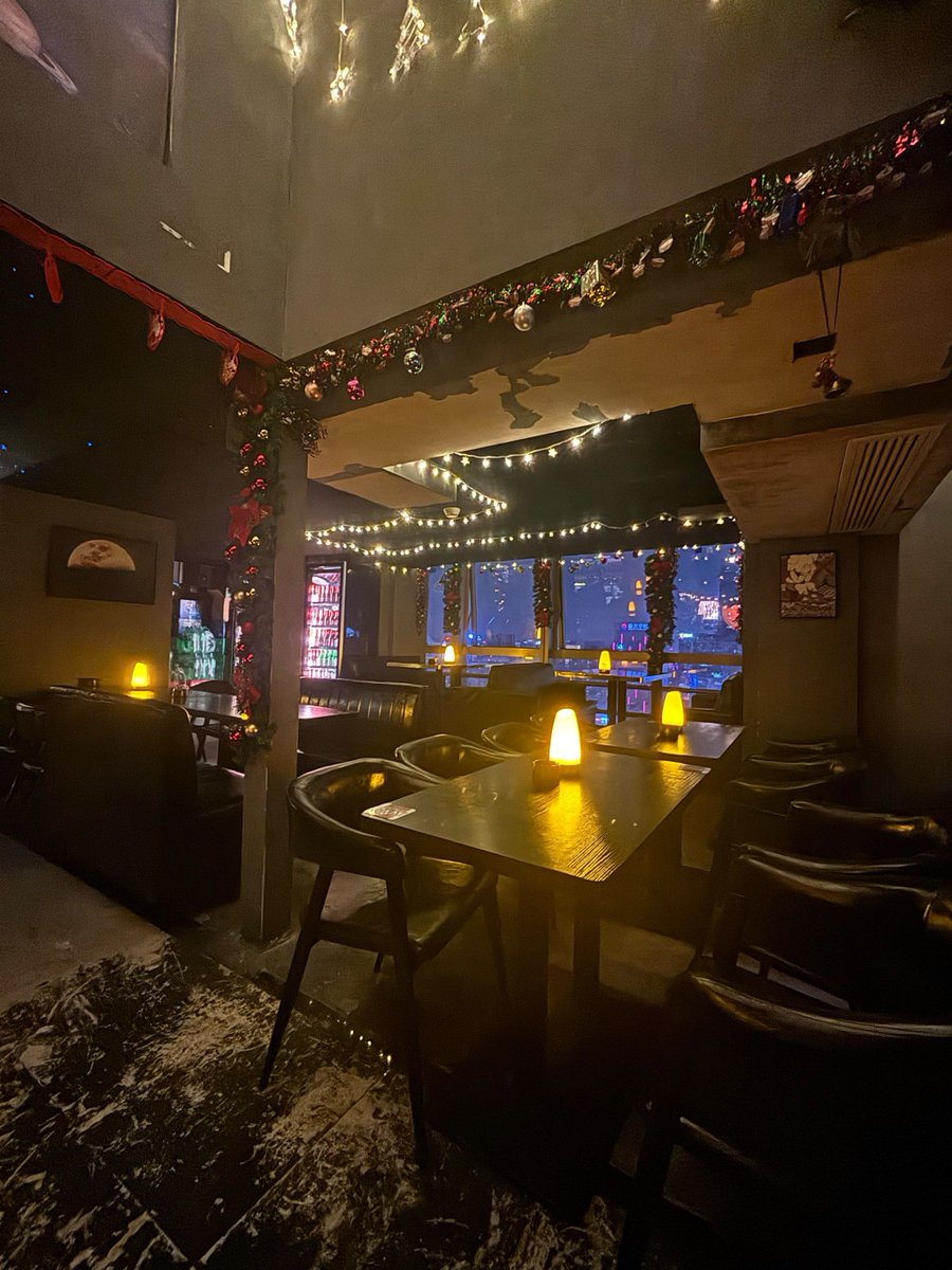 vinny73720891's tweet photo. [Midnight countdown  New Year’s Eve just kicked off—champagne in hand, full of hope for the 365 days ahead!  #NewYearsEve] https://t.co/aExrNYkp3k