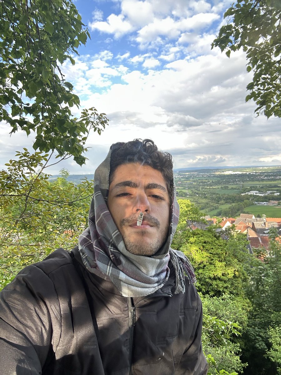 bethefree_'s tweet photo. 🇩🇪📍doing pintrest home-made lol https://t.co/hr68YePudl