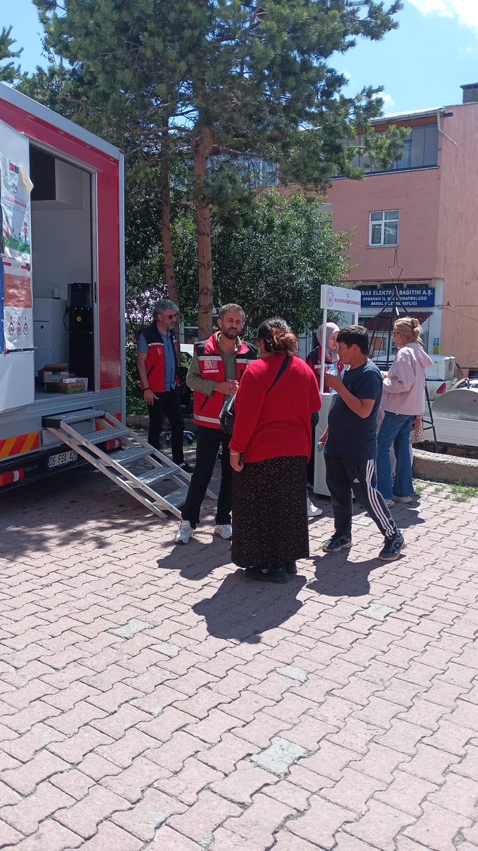 ardahanashim's tweet photo. İl Müdürlüğümüz tarafından, vatandaşlarımızın hizmet ve sosyal destek modellerine daha kolay ve hızlı erişimini sağlamak amacıyla Mobil Sosyal Hizmet Aracımız Damal’da hizmet verdi.
@tcailesosyal @mahmutcetinkyaa @ArdahanValiligi https://t.co/at4LPDY6tE