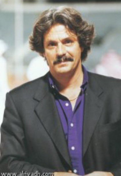 ateehsaleh's tweet photo. ازمات متكرره  ،، لكن التاريخ ما ينسى 
في يوم من الايام عان عندنا مدرب 
اسمه #تيلي_سانتانا من اعظم المدربين في وقته ،، 
حقق الدوري وكاس الملك وكاس الخليج 
ومع ذلك تم طرده بطريقه بايخه 

في يوم من الايام كان عندنا مدرب اسمه #لوكا_بروزوفيتش 
وكان عنده خطة عمل لاعادة الفريق للبطولات ، وبعدما تم تسريحه بطريقه بايخه جدا واعادة يوسف عنبر 

كان عندنا يوم من الايام مدرب اسمه #نيبوشا ، حقق بطولتين في شهر وبأنصاف اللاعبين ، ومع ذلك تك تسريحه 

كان عندنا مدرب كبير اسمه #جاروليم 
وصل بالفريق الى نهائي كاس اسياء وبدال ما يعززون طلباته للموسم الثاني تم انها عقده والبداية من الصفر 

كان عندنا مدرب عملاق اسمه #قروس 
هذا بذات كسر عناد الدوري بعد 30 سنه المفروض يجددون معان لمده لا تقل عن 4 سنوات 
ومه ذلك سرحوه بطريقه غبيه جدا 

وصل بنا الحال الى ان جانا المدرب #يايسله_ماتياس وهذا المدرب كان مغمور ولا احد يعرفه وصبروا عليه ودعموه بقوة 
المدرب حقق نجاحات كبيره ، ولما ارتفعت اسهمه وشهرته لحق من سبق 
وتم طردوه بنفس طريقتهم ( قصص ، افلام ، ومسلسلات ) ورجعنا من الصغر 

ربما الاستغراب الكبير ، كل هذي الاحداث تتكرر حتى في العهد الجديد مع المالك السيادي الكبير كصندوق الاستثمارات العام …