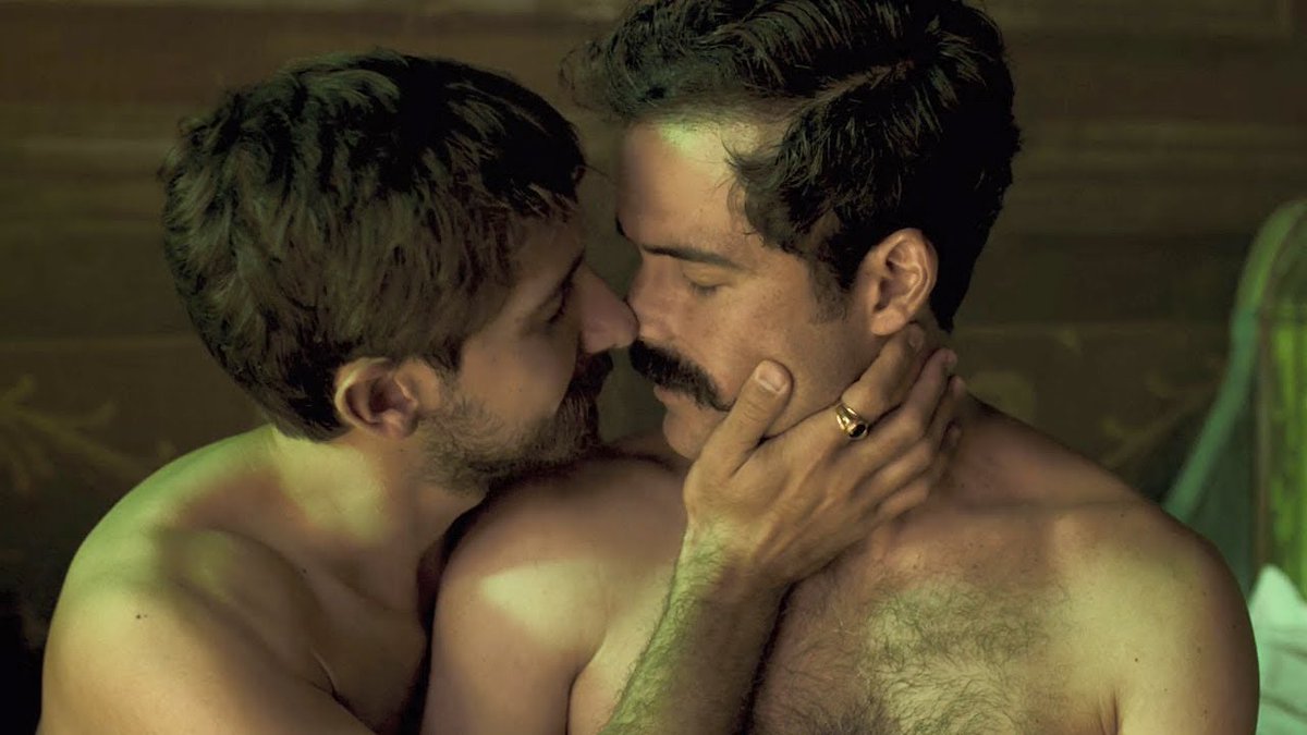 alicimmmmmm's tweet photo. Bazı filmler sadece bir hikaye anlatmıyor, birilerinin gerçekten yaşadığı hayatı ekrana taşıyor. ♥️ 
Gerçek hikayelerden uyarlanan 4 gay filmi. https://t.co/L01SCluXH5