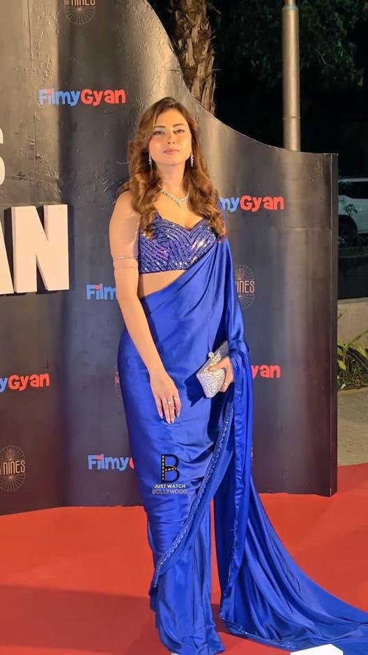 vibewithzarr's tweet photo. Blue saree, that smile, and Hana’s aura >>> No Nazar 🧿💙 @Farrhana_bhatt 

#FarrhanaBhatt #FarrhanaRebellions https://t.co/tdPGY9ani9