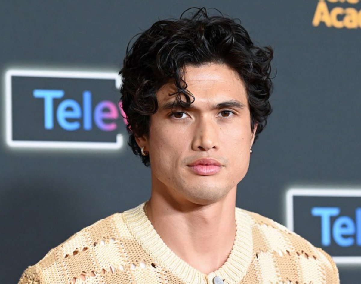 PrimeTopNews's tweet photo. Charles Melton is in talks to play Kakashi in the live-action ‘NARUTO’ film.

(Via: @THR) https://t.co/ur4NAE40cK