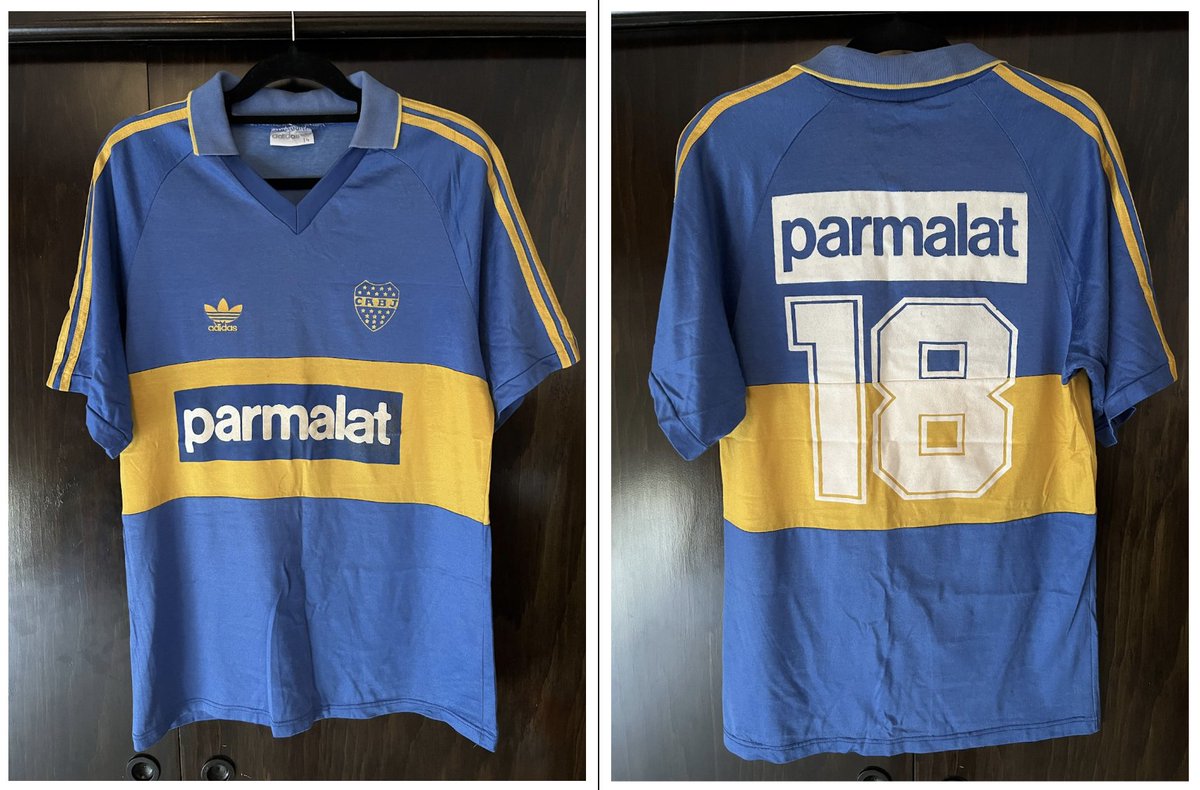 dgonux's tweet photo. @marto_m3 Para aportar a las Adidas Originals Trefoil: En el '89 jugamos al inicio del torneo sin sponsor entre que se fue FATE y justo antes de que empiece FIAT, y en el Apertura 93 usamos con una cuello azul durante algunas fechas hasta que aparece Olan! 💙💛💙 https://t.co/xvGbrPlzeq