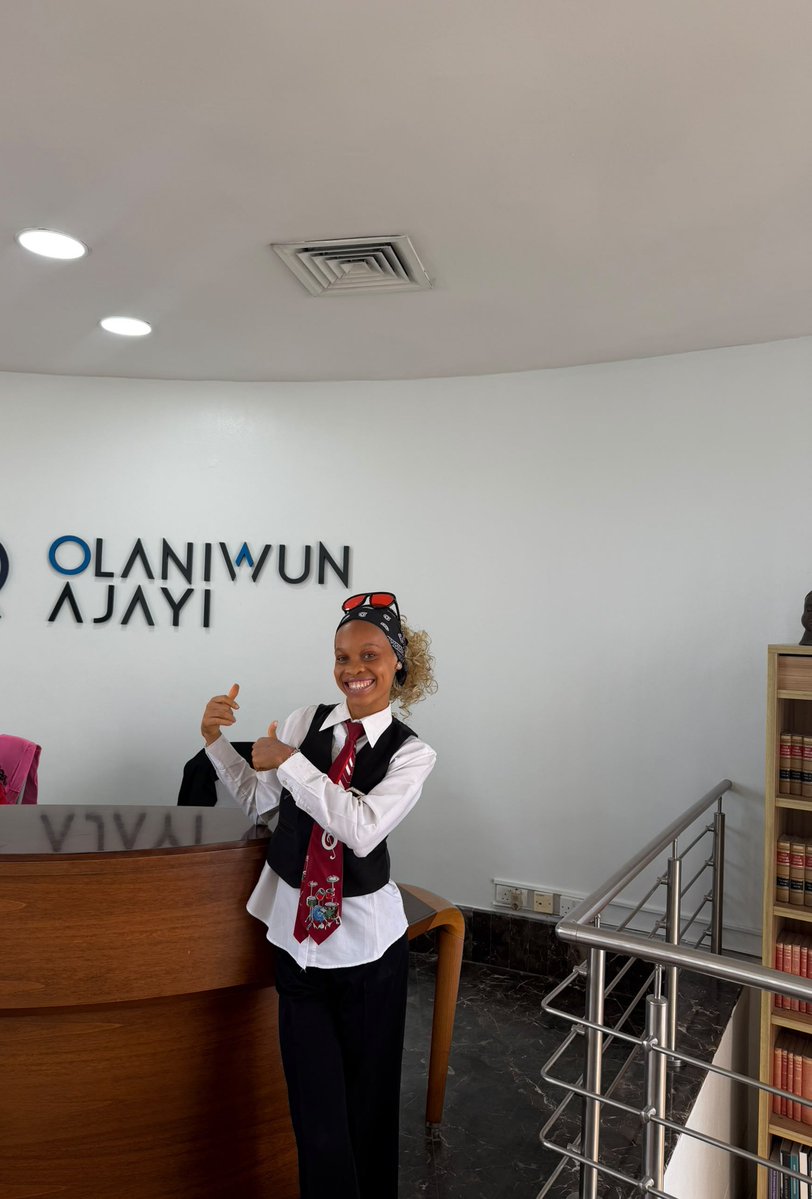 younevermetfave's tweet photo. Undergraduate internship at the Largest law firm in West Africa?

Living it. Loving it.🥳 https://t.co/8HXSANG45W