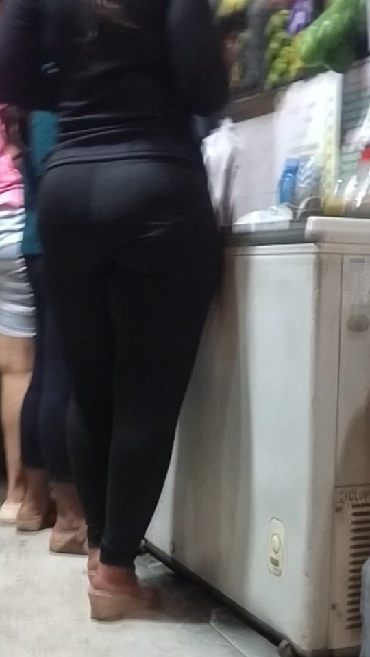 supriyasx's tweet photo. Nala tight ah potruka. Avo shape apdye theriyum pahh entha mari lam paatha yaruku than thookama erukum https://t.co/PvAXGuRdQb